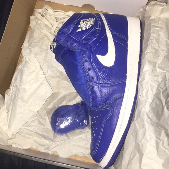 Jordan 1s Hyper Royal - Picture 3 of 4